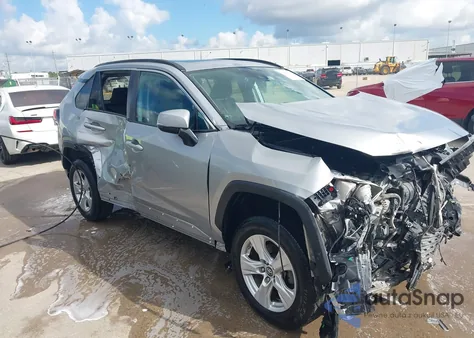 2019 Toyota Rav4 Xle z USA, uszkodzony, nr VIN 2T3W1RFV8KW004942